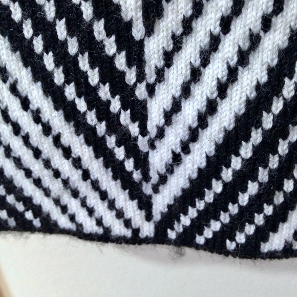 ANN TAYLOR Striped MERINO WOOL Blend Skirt Small - Picture 3 of 5